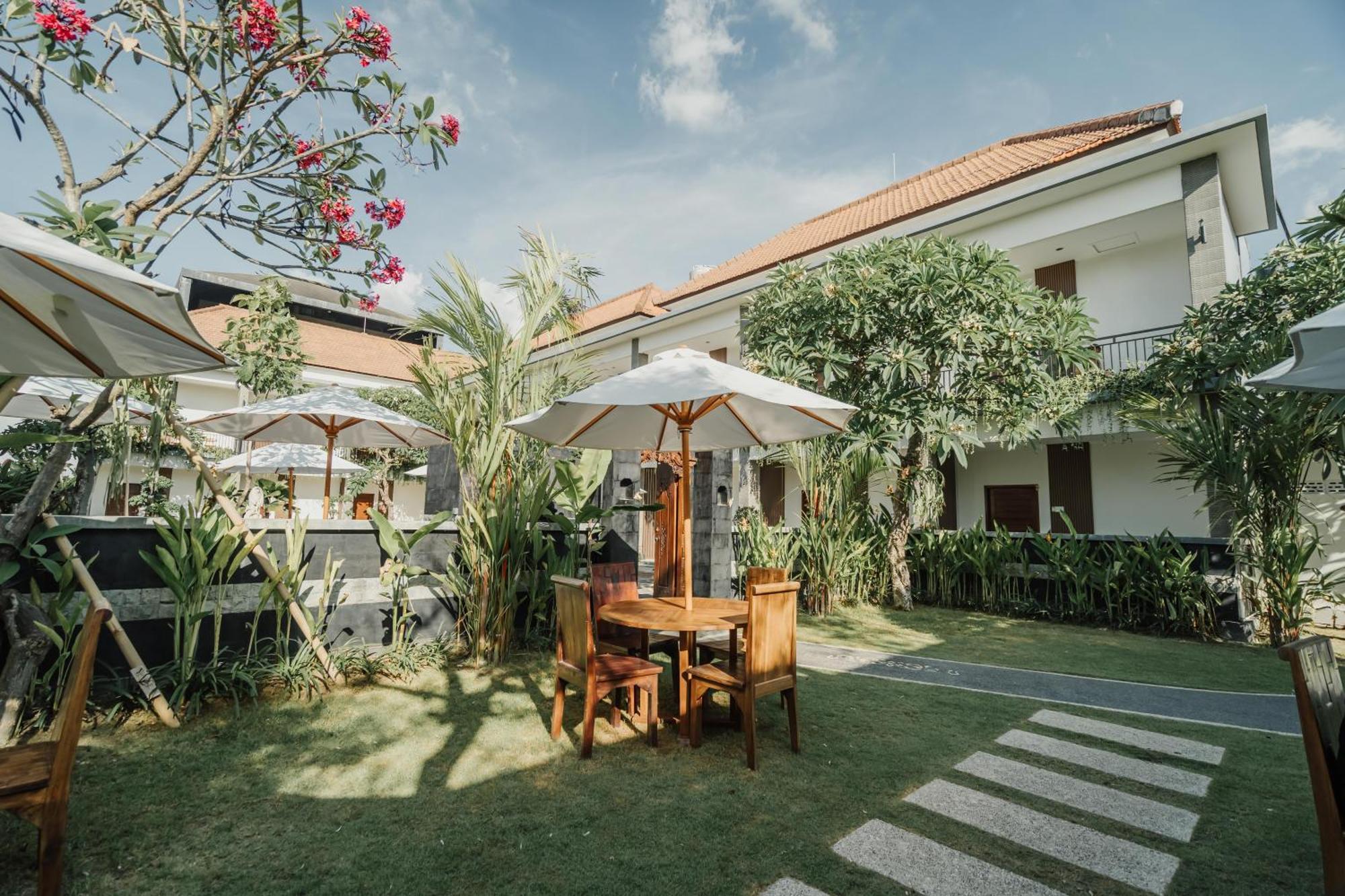 You Suite Seminyak Legian Eksteriør billede