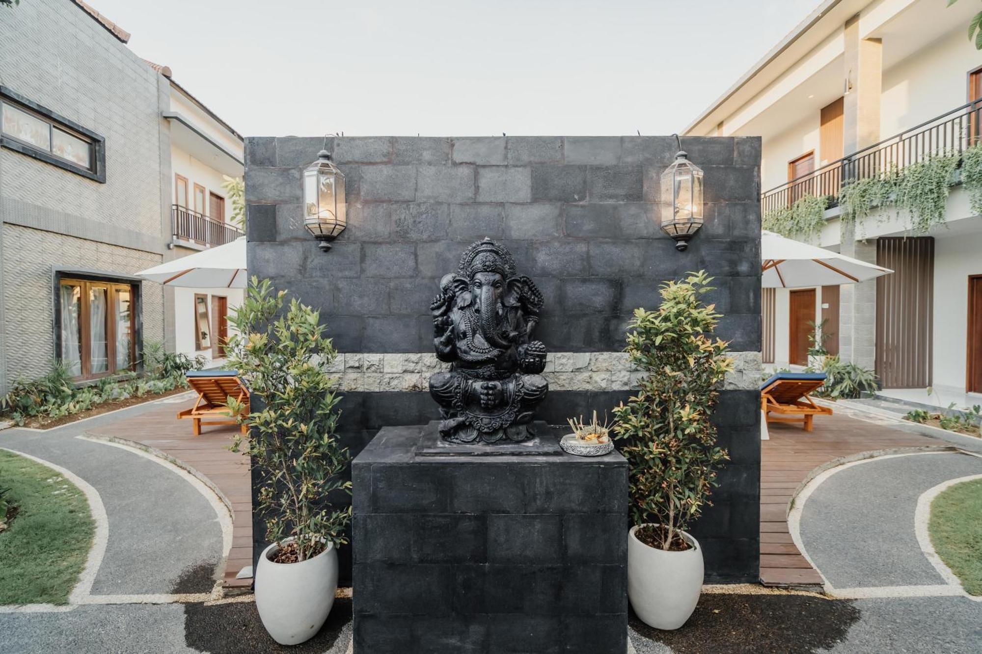 You Suite Seminyak Legian Eksteriør billede